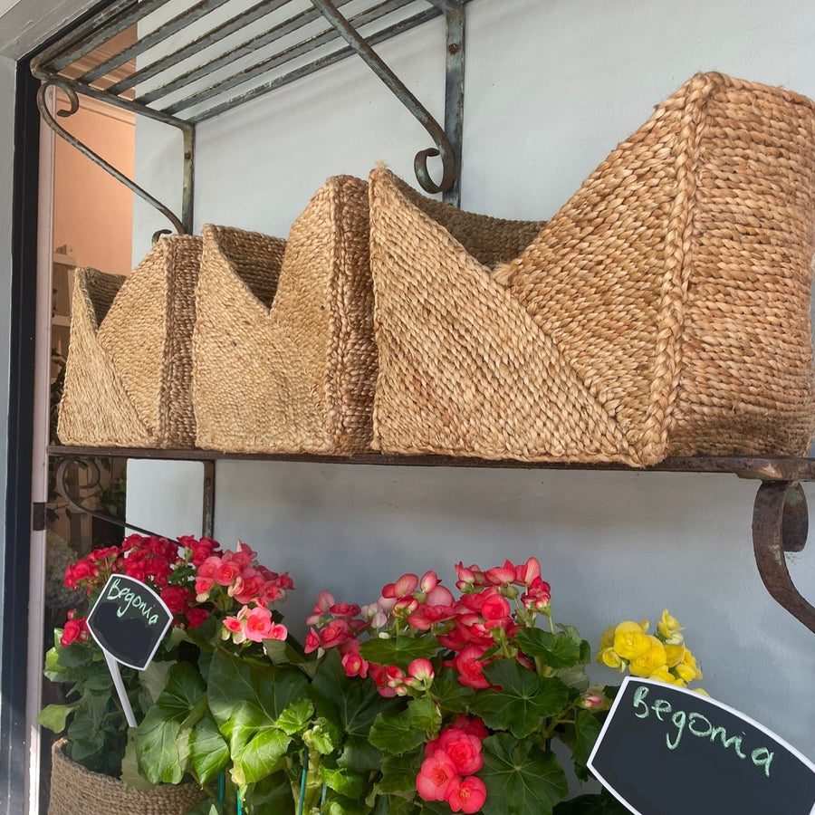 VEE CUBE BASKETS AT SUMMERS FLORAL